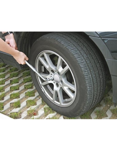 EXTENDABLE WHEEL NUT WRENCH