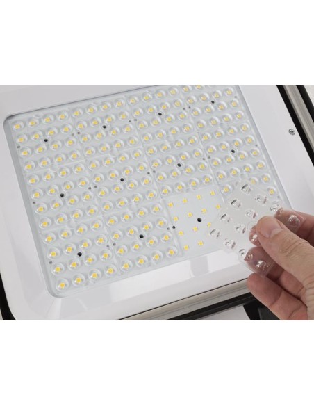 PROFESSIONELLER LED-STRAHLER - 120 W - WARMWEIß 3000K