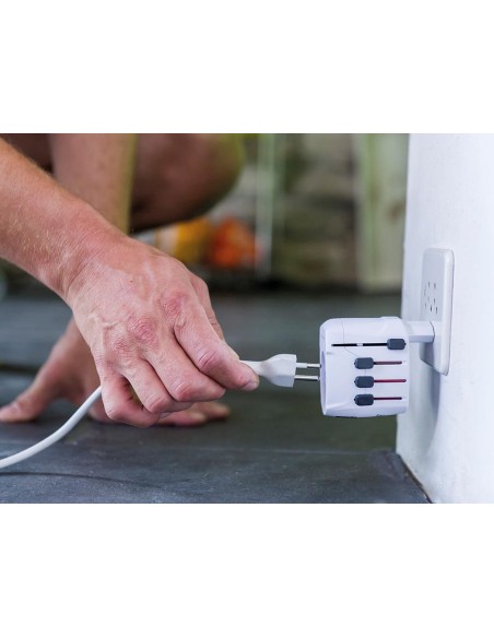 Adaptateur pour voyages dans le monde entier avec fiches de terre 7 A