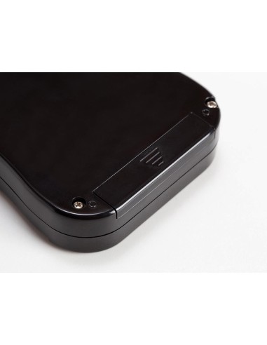 VIELSEITIGER BATTERIETESTER MIT LCD-DISPLAY