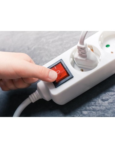 3-WAY SOCKET-OUTLET WITH SWITCH - SCHUKO