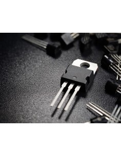 SPANNINGSREGELAAR 8V - 1A 2