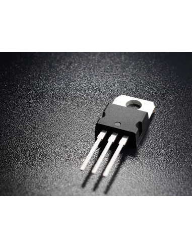 REGULATEUR DE TENSION 15V - 1A