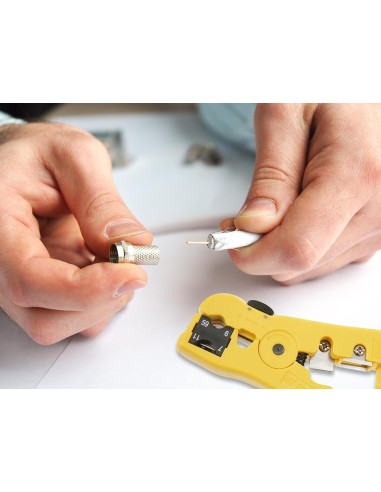 DÉNUDEUR DE CÂBLES COAXIAUX MULTIFONCTIONS