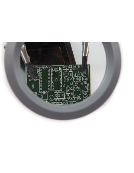 DERDE HAND MET VERGROOTGLAS, LEDLAMP EN SOLDEERBOUTHOUDER
