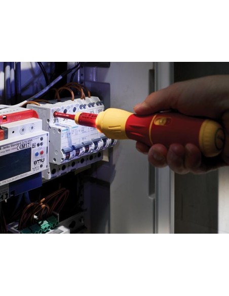 WIHA - TOURNEVIS À ASSISTANCE ÉLECTIRQUE SPEEDE® II FENTE, PLUSMINUS/POZIDRIV, 7 PCS AVEC EMBOUTS ISOLÉS SLIM, BATTERIES ET CHAR