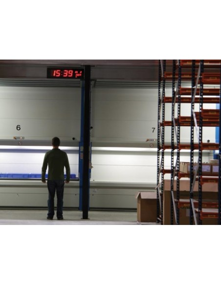 WANDKLOK MET LED-DISPLAY