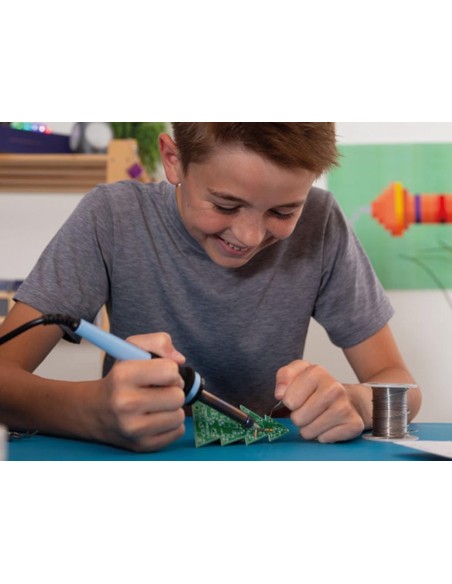 KERSTBOOM MET KNIPPERENDE LEDs